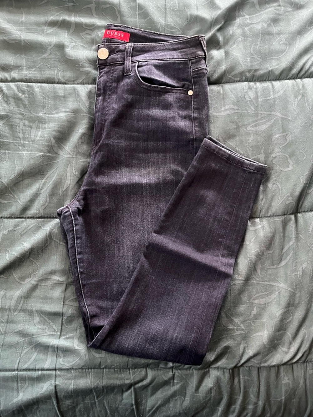 Guess Women's Dark wash /Skinny Jeans